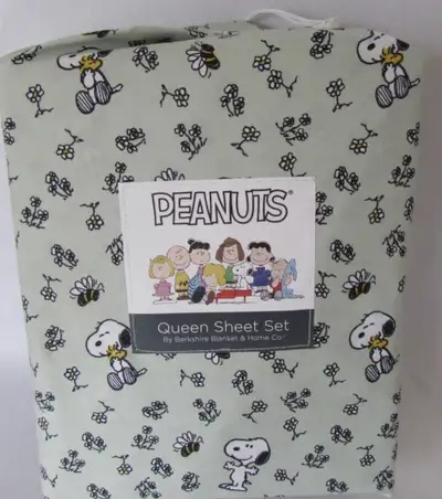Peanuts Snoopy Queen Sheet Set, View more