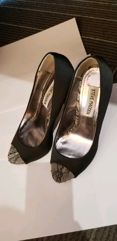 PRICE DROP! Steve madden size 6 heels , View more