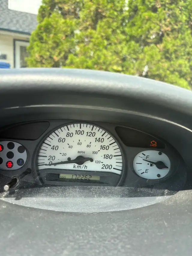 toyota echo 2005497679070617282563