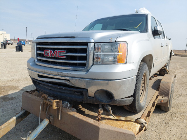 Parting out 2013 Sierra 1500 4x4 in Auto Body Parts in Brandon