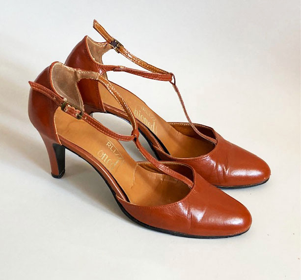 VINTAGE LADIES SHOES ARLISS HAND-FASHIONED TAN LEATHER HEELS 6M in Women's - Shoes in Stratford - Image 2