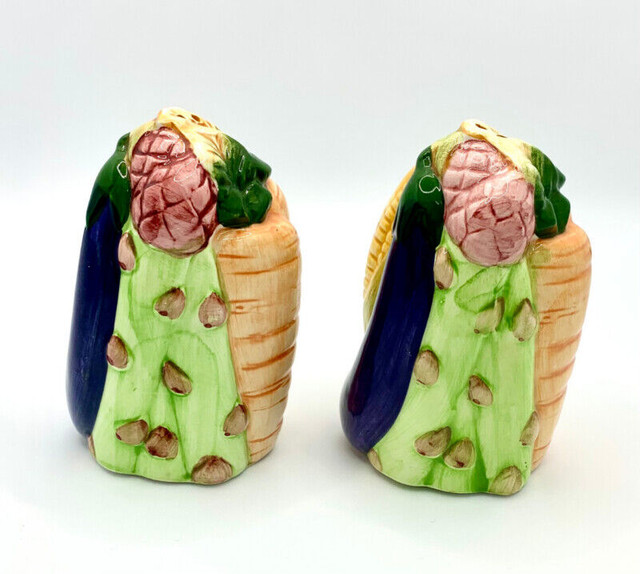 Fitz and Floyd style "Vegetable" Salt & Pepper Shakers - Mint in Kitchen & Dining Wares in Corner Brook - Image 2