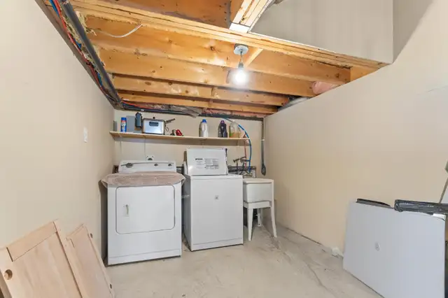 Private Bedroom & Living Room for Rent in Room Rentals & Roommates in Oshawa / Durham Region - Image 7