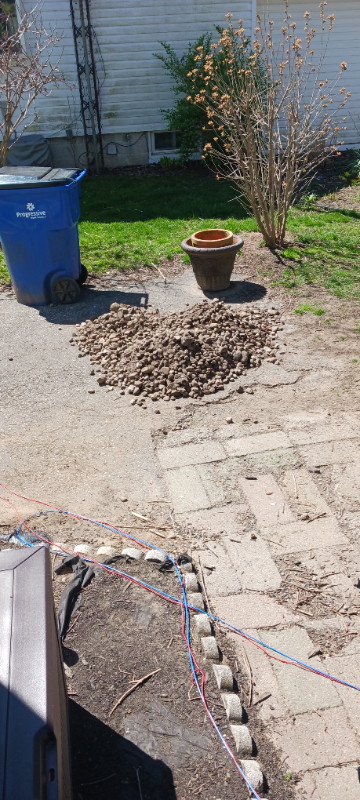 Free  stone in Free Stuff in Chatham-Kent