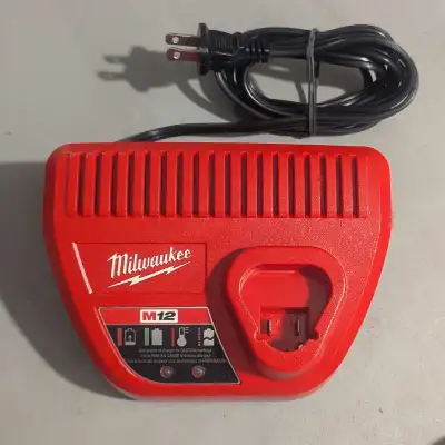 Milwaukee Tool 12V M12 Lithium-Ion Battery Charger Input 120V Output 12V = 3A Sell or trade for M18...