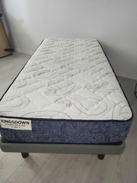 Twin xl bed (mattress & platform)
