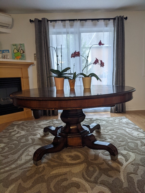Dining table solid wood and chairs Dining Tables & Sets Gatineau Kijiji