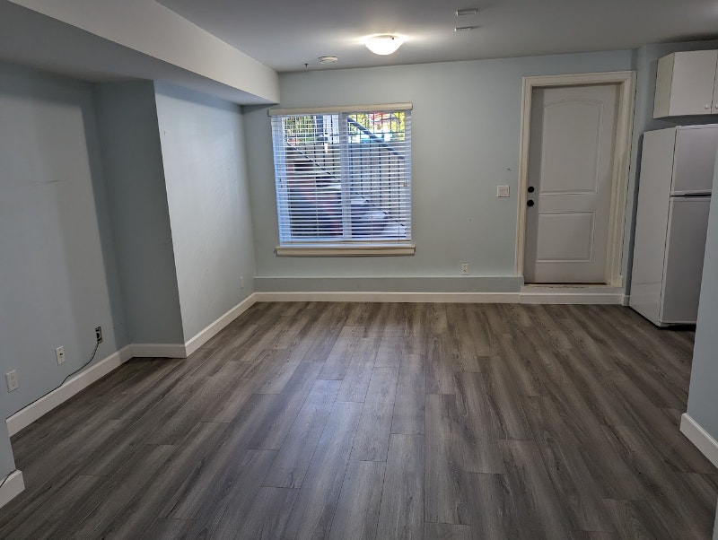 Private Room for Rent in 2br basement suite Clayton Heights Room