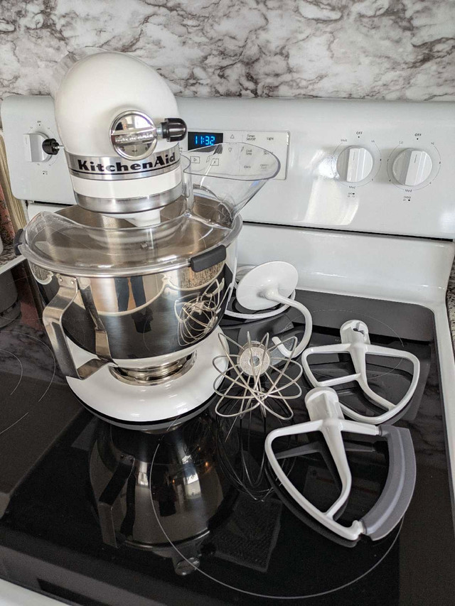 KitchenAid Stand Mixer in Kitchen & Dining Wares in Charlottetown - Image 3