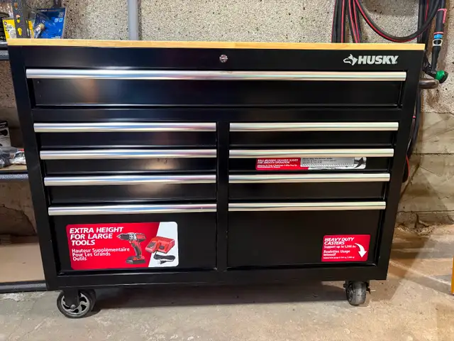 Husky Workbench on Wheel