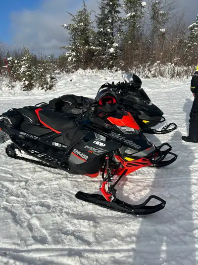 Selling my Ski-Doo 2020 XRS 850, a high-performance snowmobile designed for thrilling winter adventu...