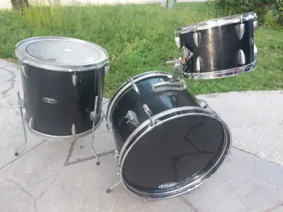 Stewart 3 pcs drum shell pack.12'',16'',20''sizes. $ 200 drums, View more