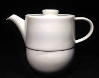 ✅ White Simplicity Tea Pot + Cup for One by David’s Tea