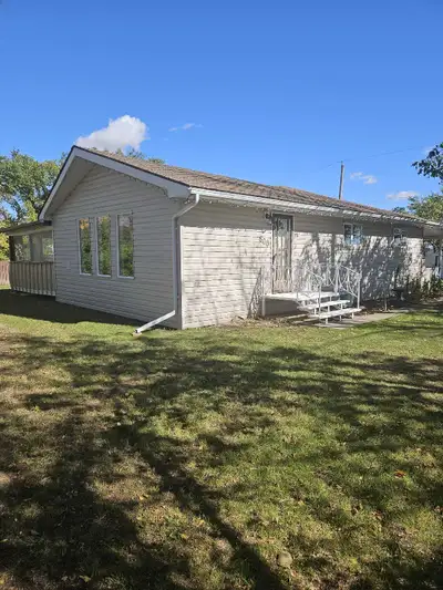 House for sale,located in the beautiful town of Ponteix Saskatchewan.This house is about 1344 sq/ft....