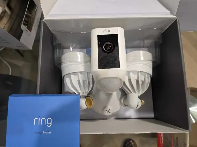 MINT RING FLOODLIGHT CAM HARDWIRED in Security Systems in Markham / York Region - Image 4