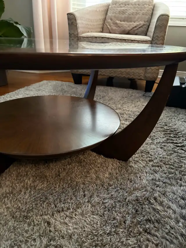 Round Wood and Glass Coffee Table and Side Table Set in Coffee Tables in Ottawa - Image 4