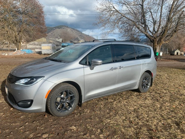 Chrysler Pacifica 2019 Limited S in Cars & Trucks in Penticton - Image 2