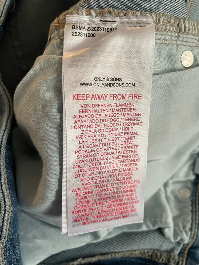 MEN’S JEANS in Men's in City of Toronto - Image 7