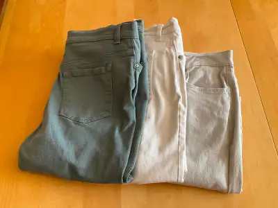 1 pantalon et 2 Capri ( prix pour les 3), View more