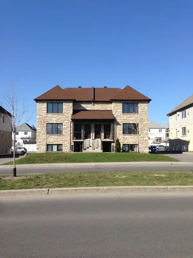 4 1/2 à louer, Chomedey, Laval
