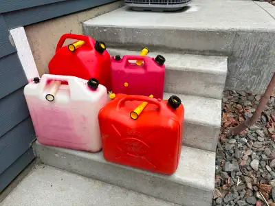 Jerry cans 20 liter x 3, View more