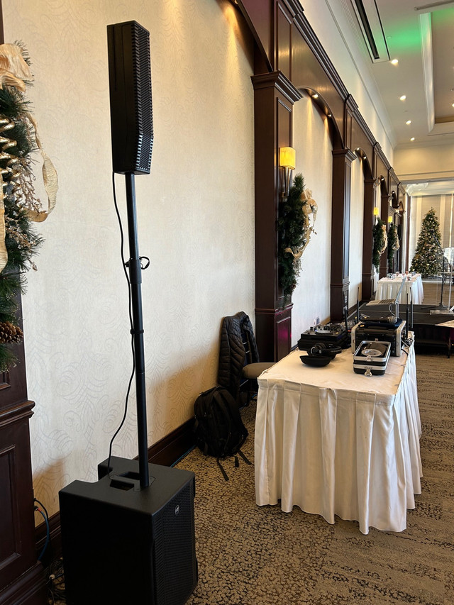 RCF Evox 8 Active Portable Array Column Speakers in Pro Audio & Recording Equipment in Markham / York Region - Image 2