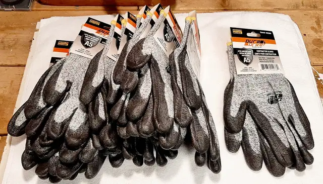DuraDrive Size Medium Cut Resistant 5 Contractor Gloves in Other in Oshawa / Durham Region - Image 4