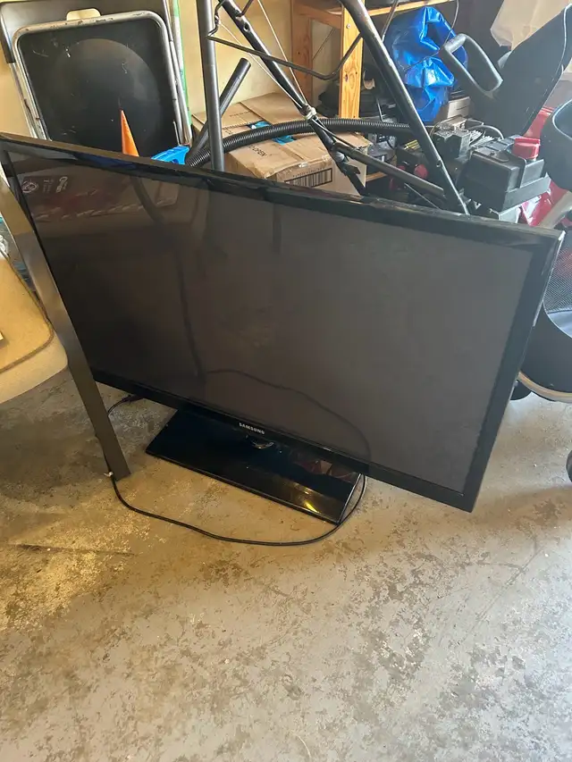 Samsung 43inch Plasma TV in TVs in Ottawa - Image 2