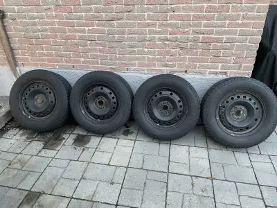 245/65 r17 Used winter tires and rims from a Honda Ridgeline May also fit some Honda odesseys and pi...