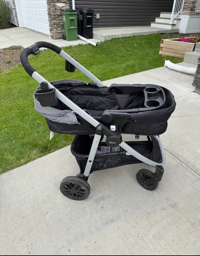 Graco Stroller, Bucket Seat & 3 Bases in Strollers, Carriers & Car Seats in Edmonton - Image 2