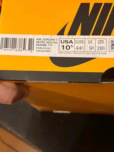 Jordan 1 High Yellow Taxi -Size 10.5, View more