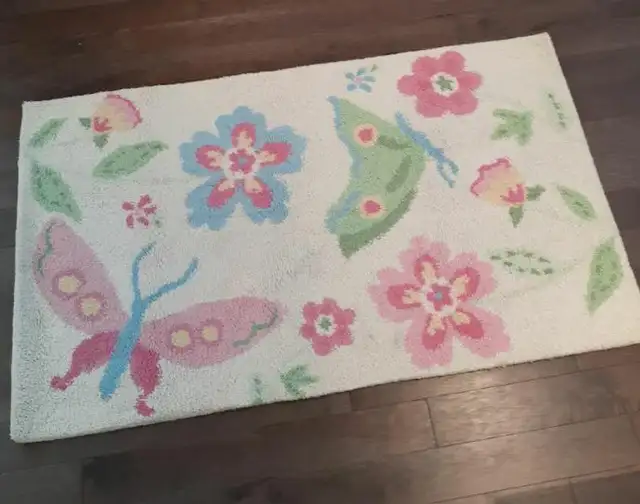 Pottery Barn Kids Butterfly Garden Area Rug in Rugs, Carpets & Runners in Markham / York Region - Image 2