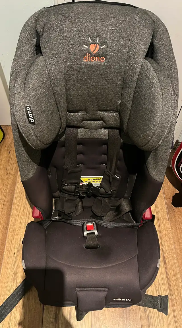 diono car seat in Strollers, Carriers & Car Seats in Oakville / Halton Region - Image 2