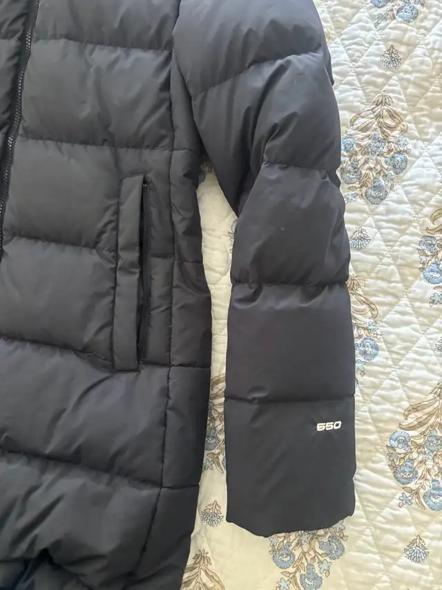  Navy women’s puffer jacket north face in Women's - Tops & Outerwear in Dartmouth - Image 5