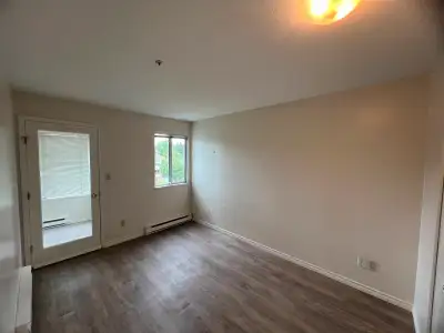1-Bedroom Apartment on Broadway in Vancouver 5 mins to skytrain