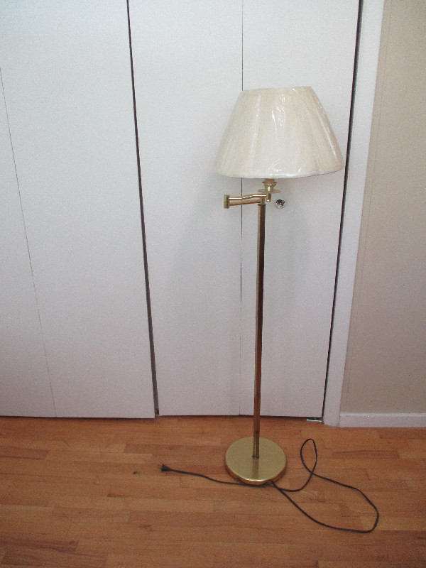 TRI-LAMP BRASS. New Cond. $ 55 obo. in Indoor Lighting & Fans in Kamloops