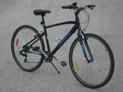 ALMOST NEW ALUMINUM HYBRID 700C INFINITY BOSS 7 SPD ROAD RACER!, View more