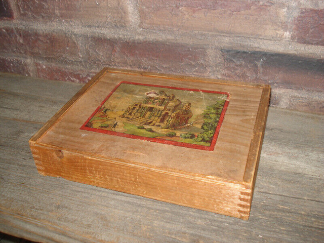 Vieille boite de réglettes et formes en bois. Antique. dans Art et objets de collection  à Granby