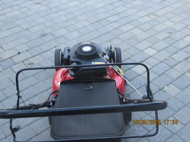 for sale in Lawnmowers & Leaf Blowers in Regina - Image 6
