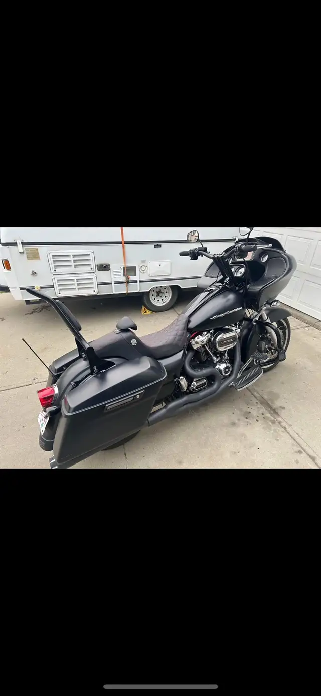 2017 Harley road glide in Street, Cruisers & Choppers in Edmonton - Image 2