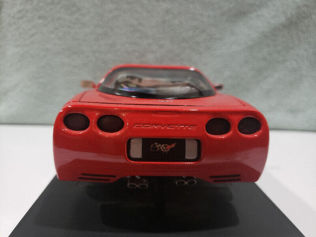 American Muscle Ertl 2003 Chevrolet Corvette Coupe 50th Diecast in Toys & Games in Sarnia - Image 3