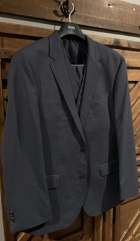 3 Piece 42R Hugo Boss Suit 