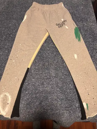 gallery dept sweats, View more