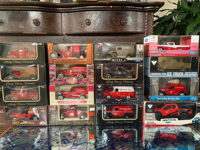 Diecast Canadian Tire Trucks 1:24  dans Art et objets de collection  à Belleville