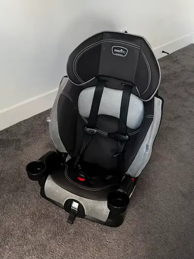 Evenflo Chase LX Car Seat In Black & Grey. It's In Good Condition And Ready For Its Next Little Pass...