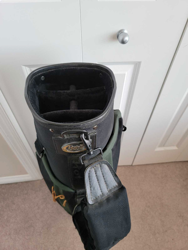 Golf Carry Bag With 6 Divider, AD B 13 in Other in Calgary - Image 4