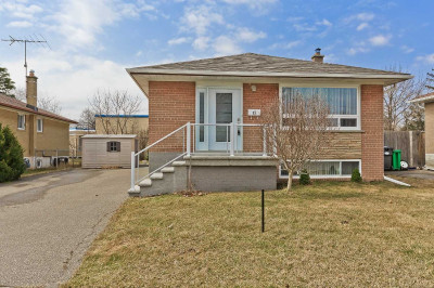 *5 BEDROOM 2 BATHROOM 8 CAR PARKING AVAILABLE FOR RENT BRAMPTON*