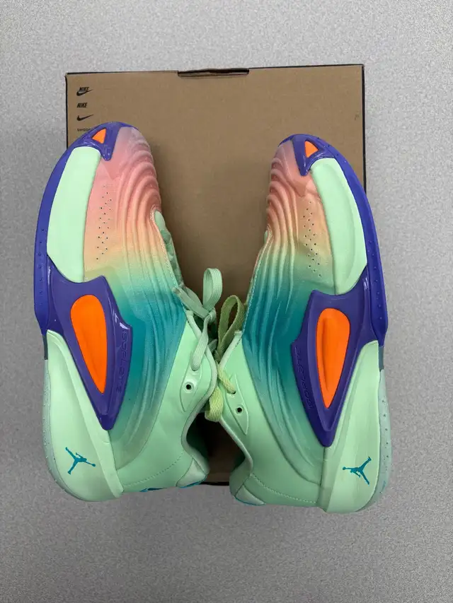 Nike Air Jordan Luka 3 Blurred Vision Vapor Green/ Basketball Sh in Men's Shoes in Lethbridge - Image 4