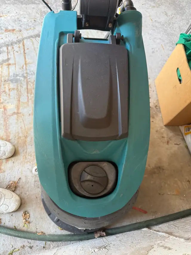 Commercial Carpet Cleaner