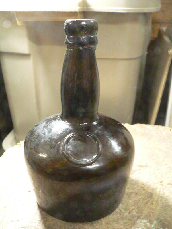 plusieurs bouteille antique a différent prix dans Art et objets de collection  à Lanaudière - Image 4